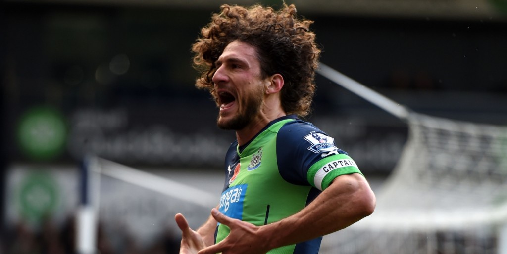 Coloccini signs one-year extension