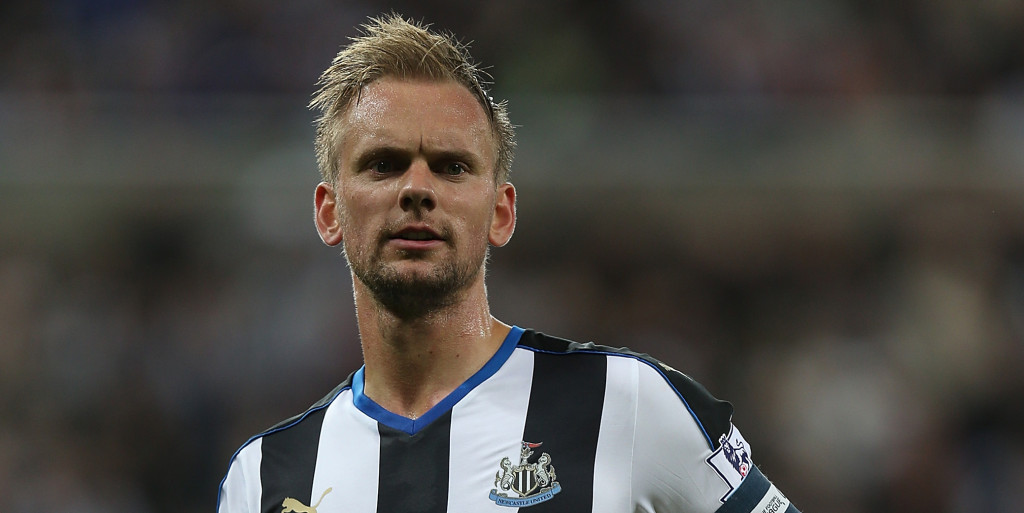 De Jong awaits chance to shine