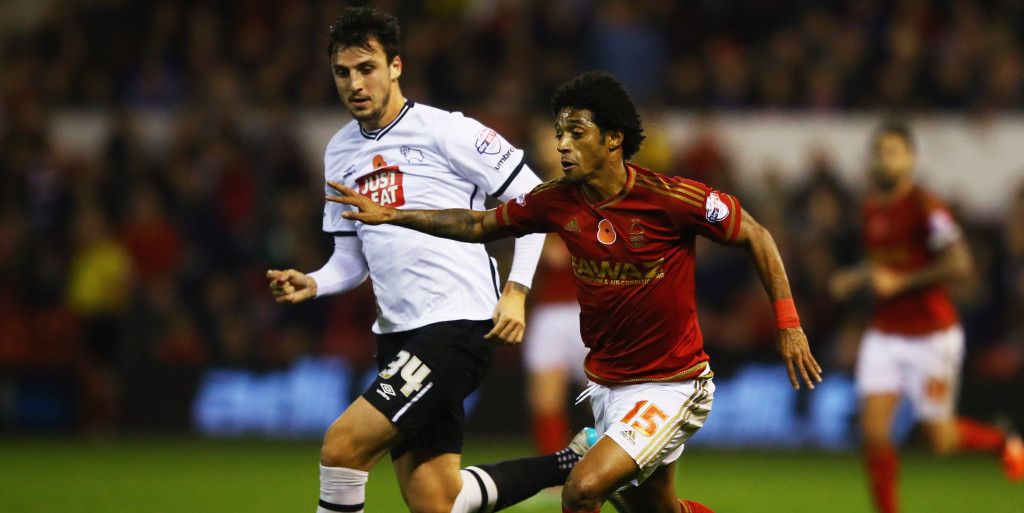 McClaren to raid former club for midfielder