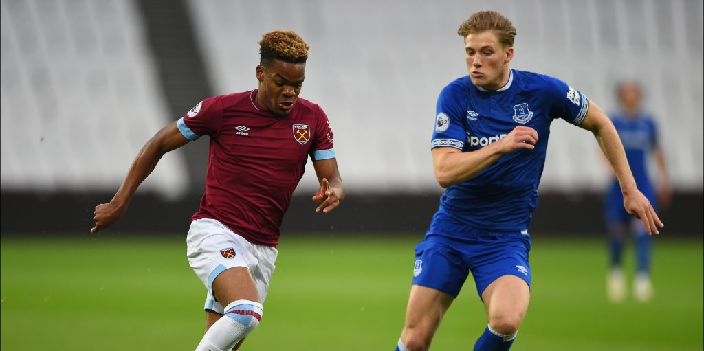 Newcastle watching on as Gibson struggles to agree new Everton deal