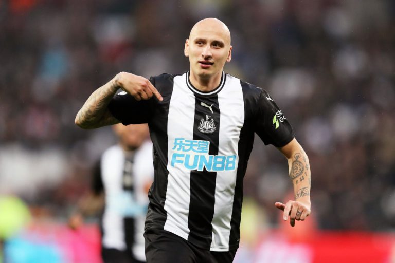 Jonjo Shelvey hailed for ‘great professionalism’