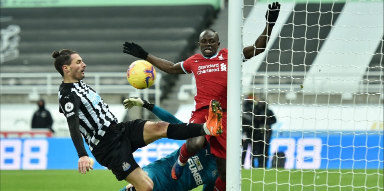 ‘Insane’ – Some fans say NUFC man was ‘outstanding’ v Liverpool