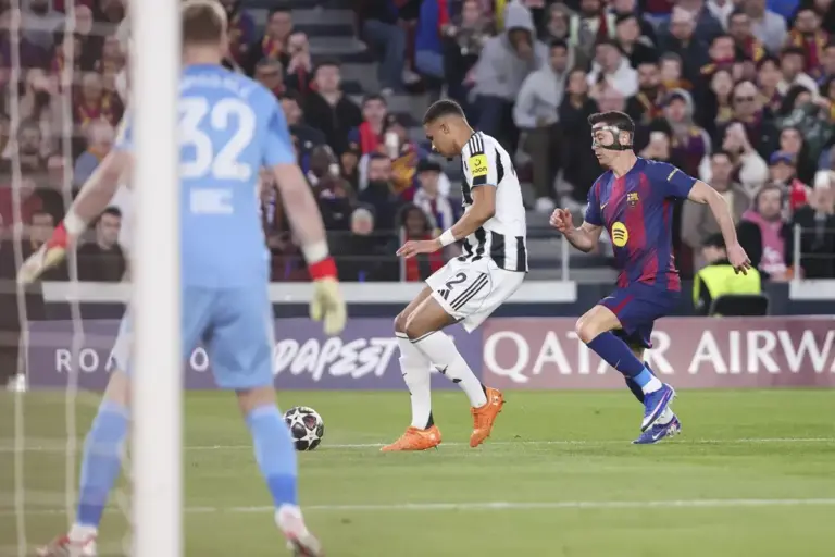 Barcelona 7-2 Newcastle: Fans hit out at Magpies star’s ‘horrendous’ display