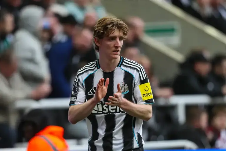 Newcastle News Today: Sunderland Legend Hits Back at Anthony Gordon