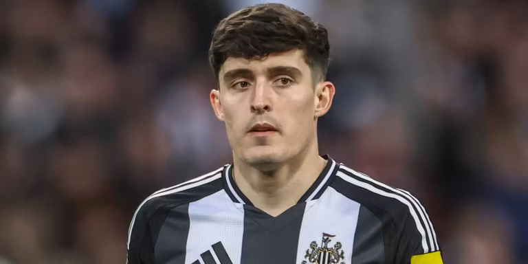 Newcastle defender could be on the move to Premier League rival