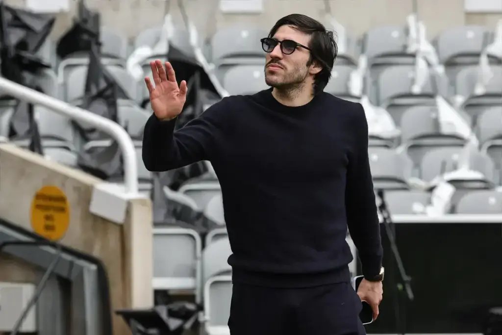 Newcastle: Sandro Tonali ‘talks with Man Utd’ are insulting