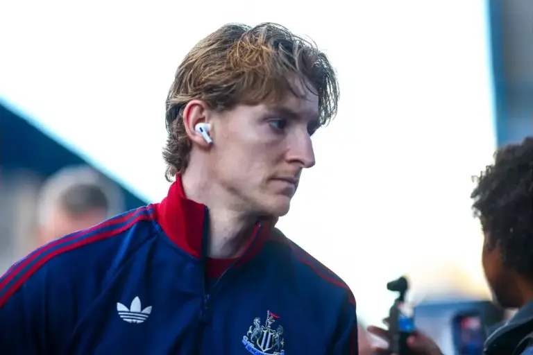 Good on you Gordon: Newcastle star hits out at Rooney and Shearer’s ‘nonsense’