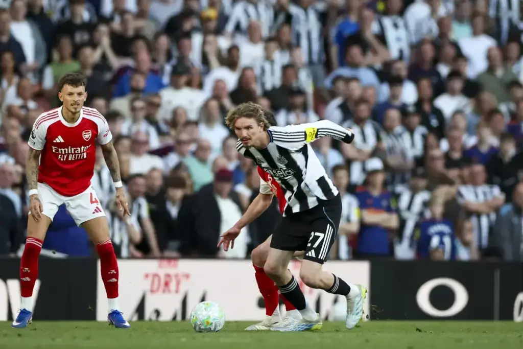 Don’t do it, gaffer: Eddie Howe faces big Newcastle United selection call vs Brighton