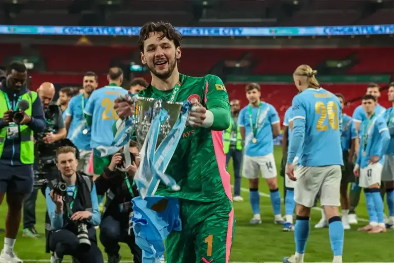Newcastle Must Snub Trafford and Sign Another Premier League Goalkeeper