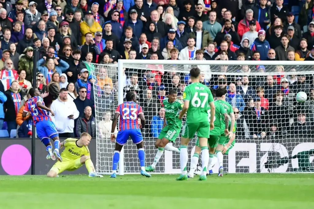Newcastle United Player Ratings: ‘Criminal’ 3/10 and ‘silly’ 4 v Crystal Palace