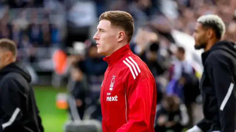 Chris Waddle Thinks Elliot Anderson Wants Newcastle Not Man City or Man Utd