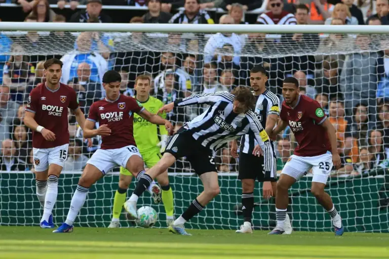 “If he’s staying” – Newcastle United fans can’t make their minds up over £69m star