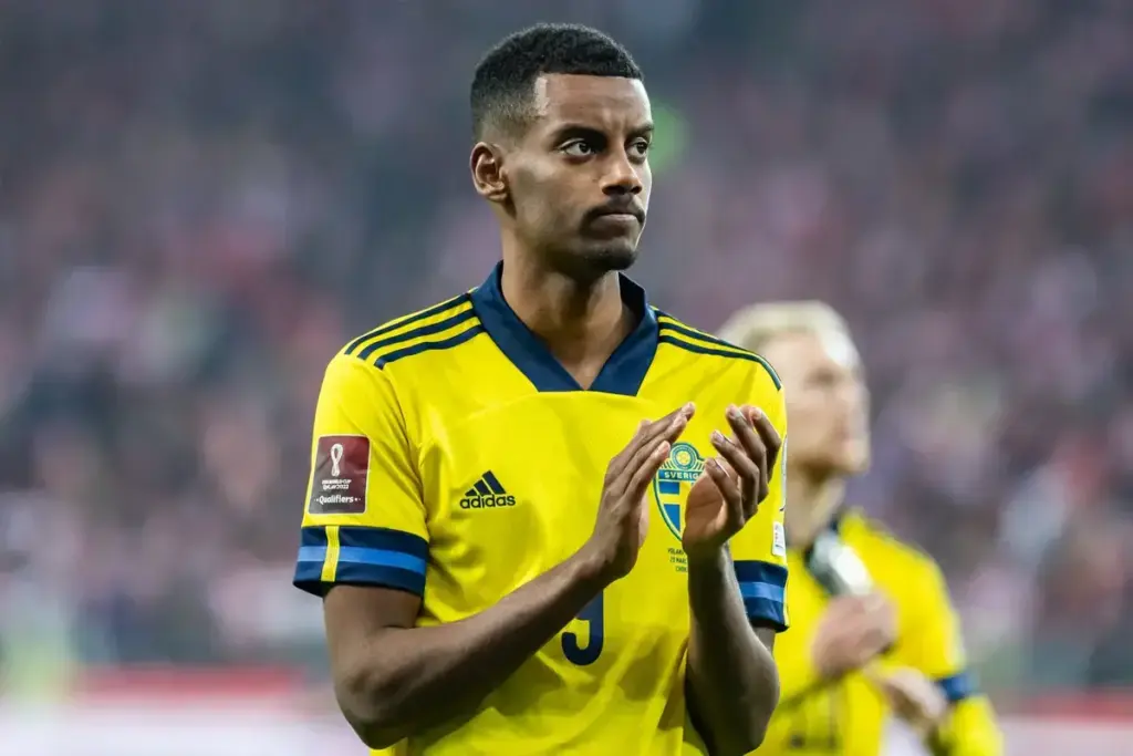 Newcastle United eye £2m World Cup windfall including Alexander Isak bonus