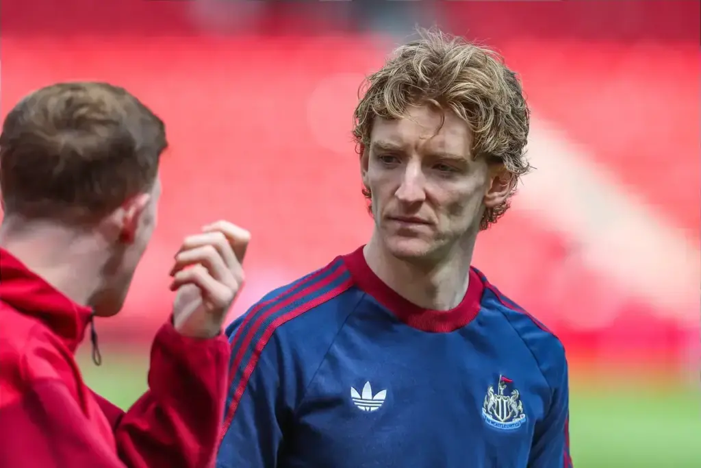 Eddie Howe sends Arsenal and Man Utd clue over £75m Newcastle United Anthony Gordon transfer