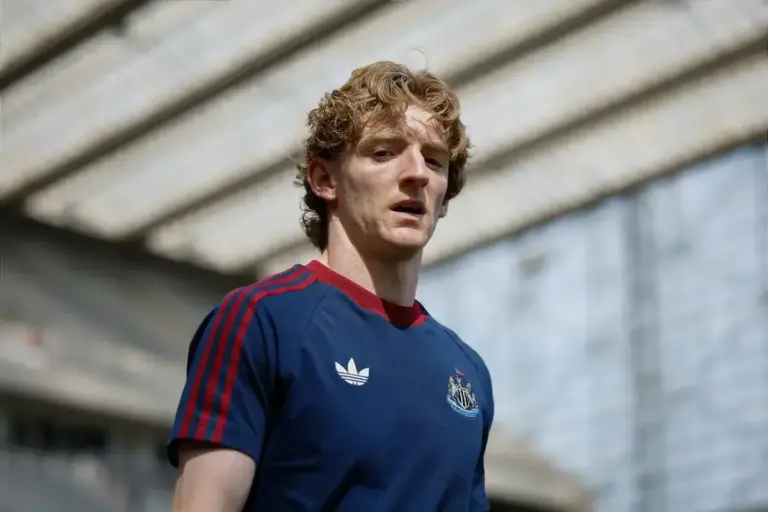 Anthony Gordon ‘bromance’ could help Newcastle United sign £50m Liverpool star