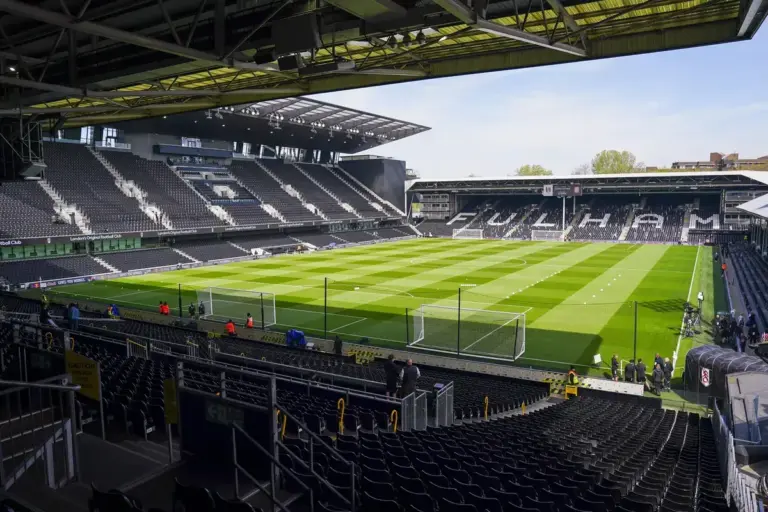 Newcastle United should leave £20m-rated midfielder at Fulham after ‘pitiful’ display