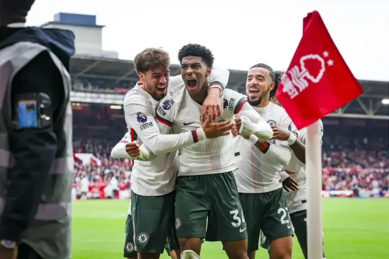Newcastle United must sign Chelsea defender and £35m winger as PIF “obsession” emerges