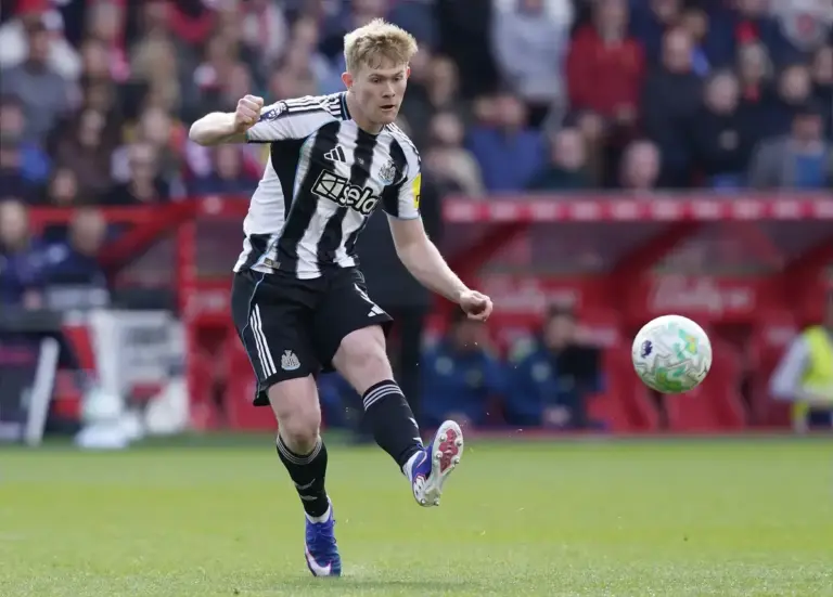 Newcastle United v West Ham early team news with 1 doubt and 5 outs after Lewis Hall update