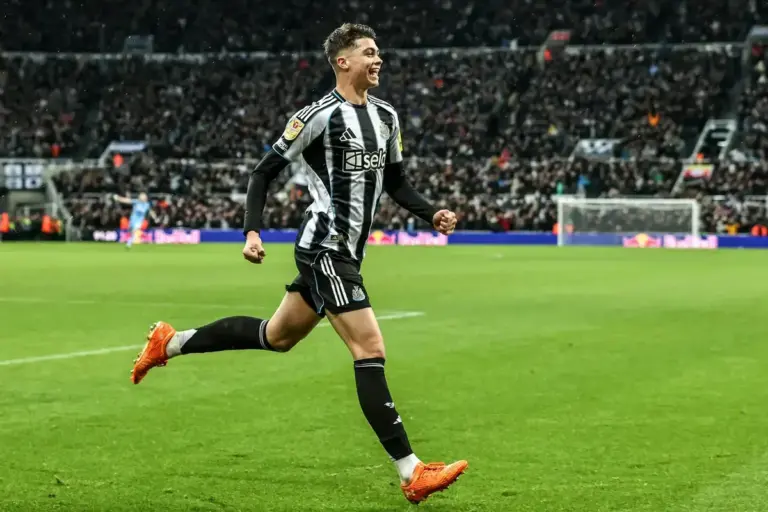 Lewis Miley: Arsenal and Man Utd dealt transfer blow as Newcastle United contract plan emerges