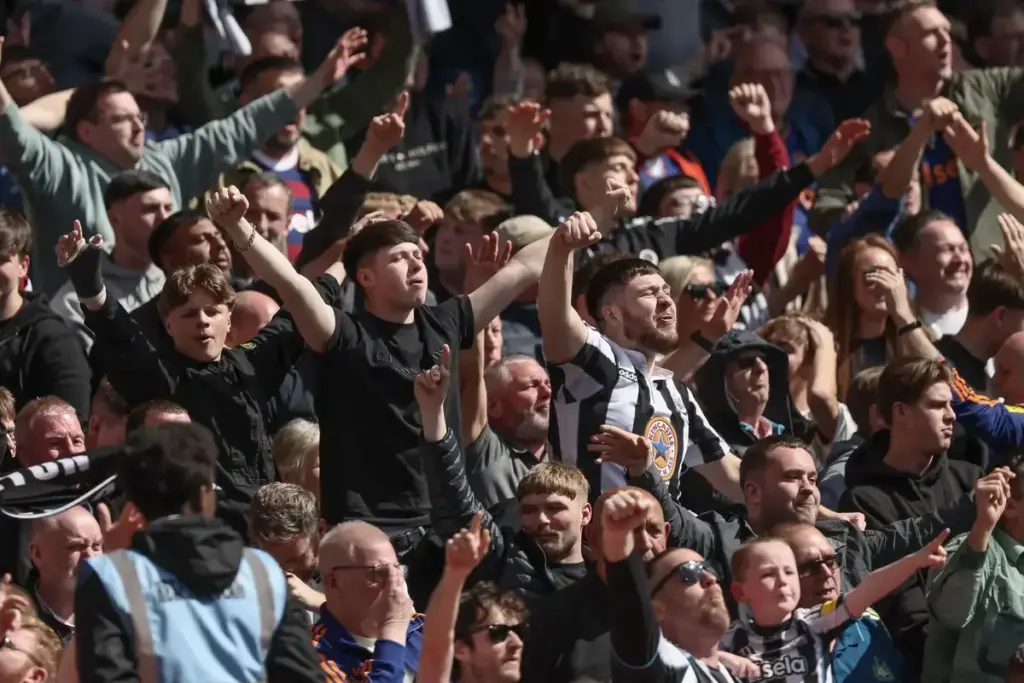 “Abysmal”: Newcastle United fans react to leaked “barcode” kit
