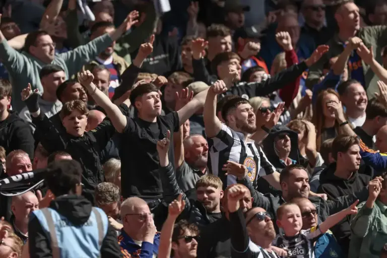 “Abysmal”: Newcastle United fans react to leaked “barcode” kit