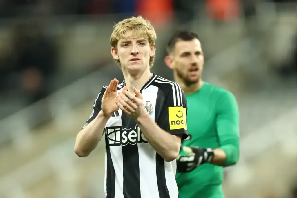 Newcastle United and Barcelona confirm £70m Anthony Gordon transfer