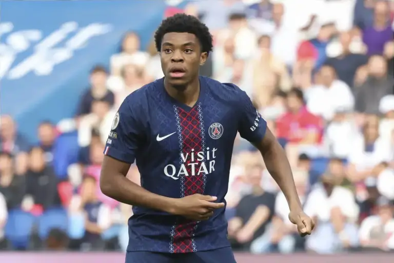 Newcastle United want to sign PSG striker 