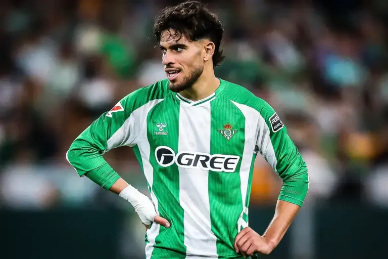 Newcastle United hold talks to sign 15-goal Real Betis winger