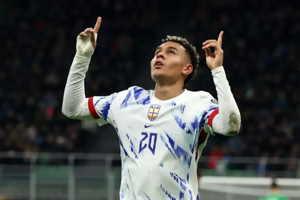Newcastle United linked with RB Leipzig winger as Anthony Gordon’s replacement