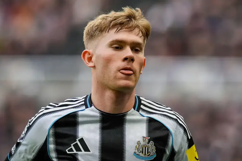 Is Lewis Hall joining Man Utd? Newcastle journalist gives massive update