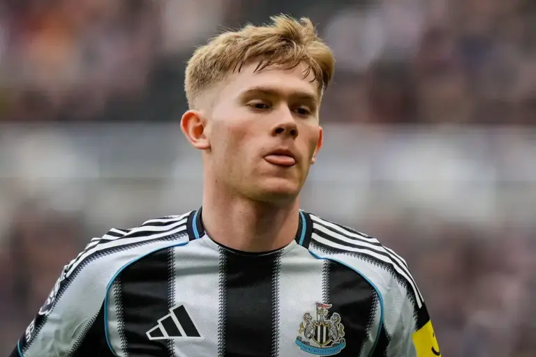 Is Lewis Hall joining Man Utd? Newcastle journalist gives massive update