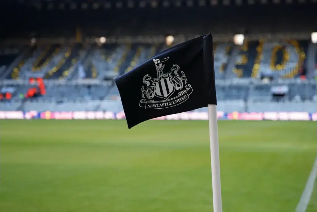 Newcastle United open fresh talks to sign French defender