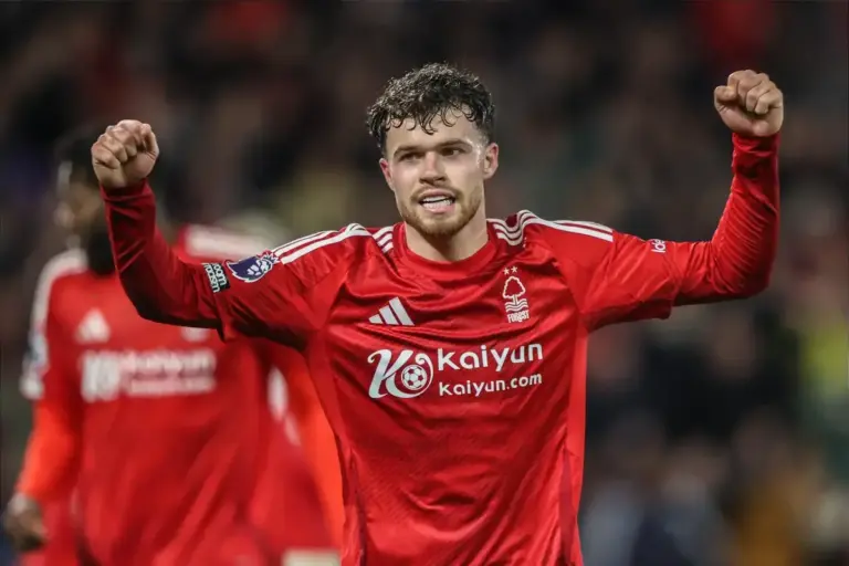 Newcastle United and Man Utd race to sign Nottingham Forest player
