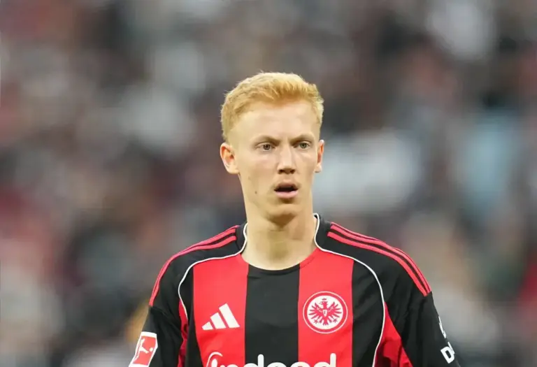 Newcastle United and Man Utd start talks to sign €50m midfielder