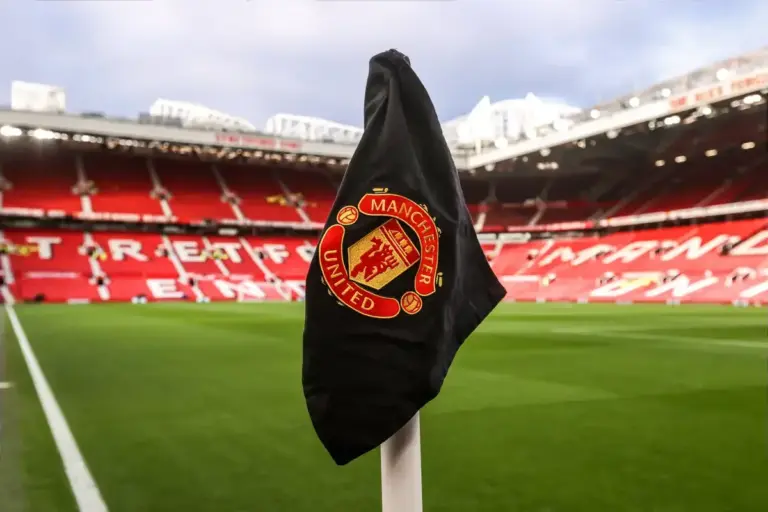 ‘Agrees five-year deal’ – Manchester United major blow confirmed