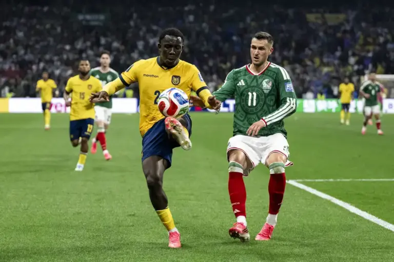 Newcastle United interested in defender also wanted by Chelsea and PSG