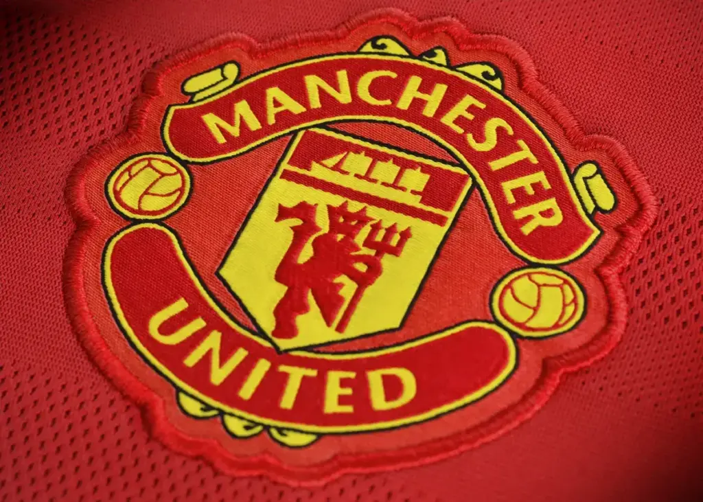 ‘Leading the race’ – Man Utd, Tottenham and Newcastle United frontrunners for centre-back
