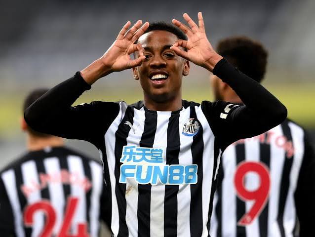 Besiktas chief says he will sign Joe Willock after Newcastle talks
