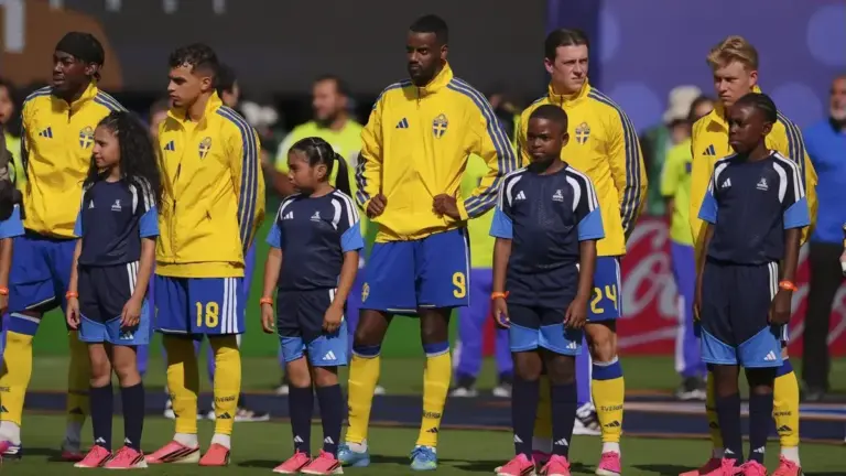 Alexander Isak dismisses Alan Shearer penalty row after return