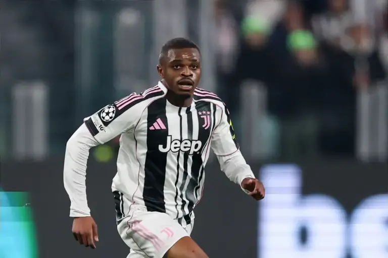 Tottenham Hotspur and Newcastle United in race to sign Juventus defender