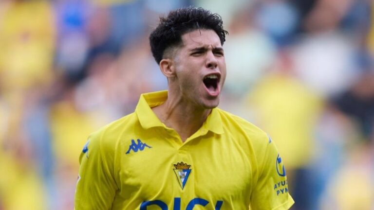 Newcastle’s Antonio Cordero hits double as Cádiz end winless start with four-goal victory
