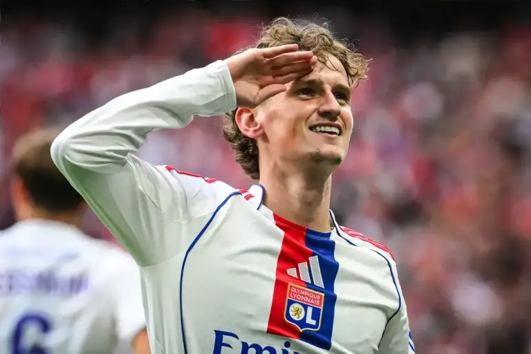 Newcastle tipped to lead Tyler Morton race as midfield plans take shape